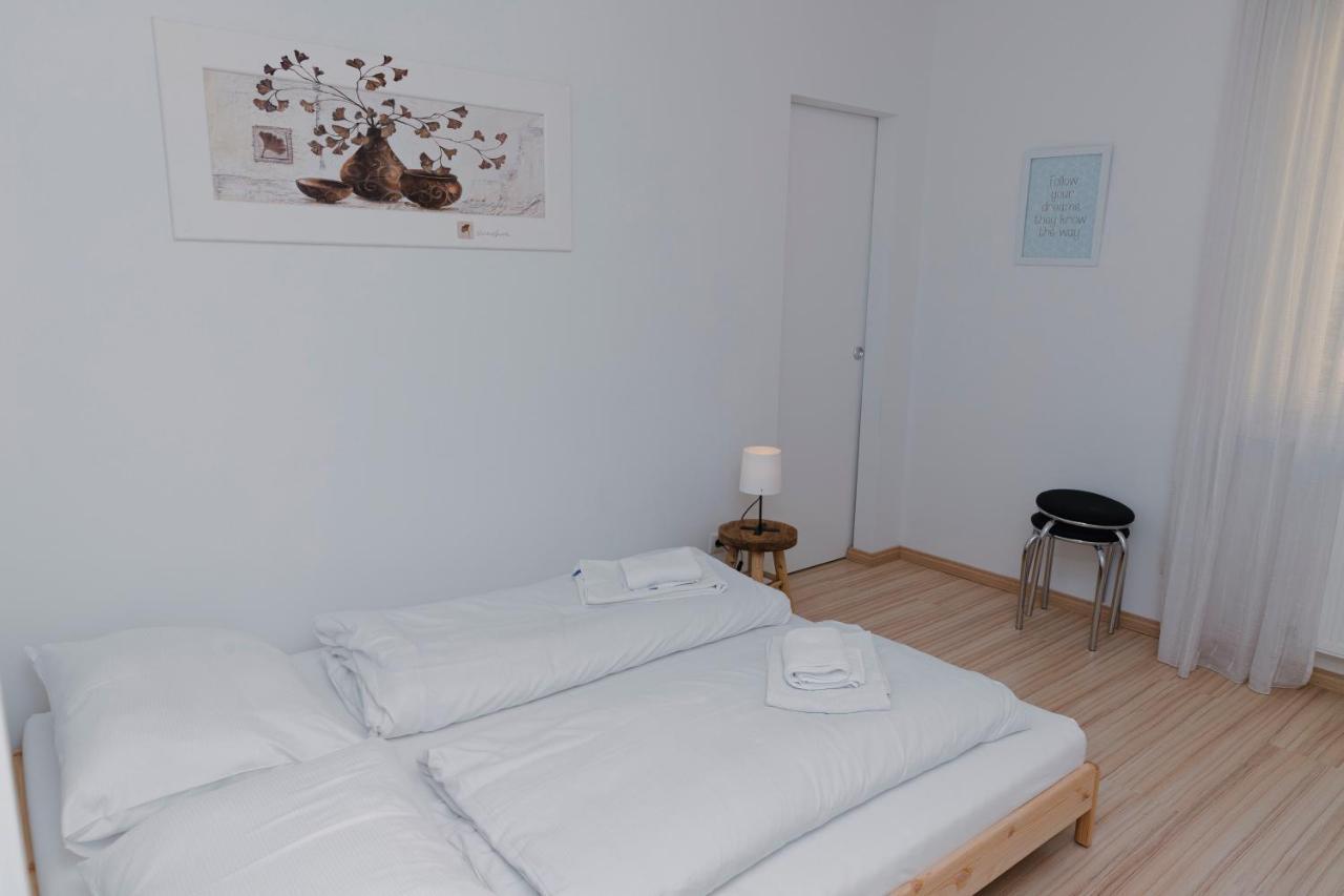 Beautiful 2-Bedroom Apartment Near Schoenbrunn Wien Exterior foto