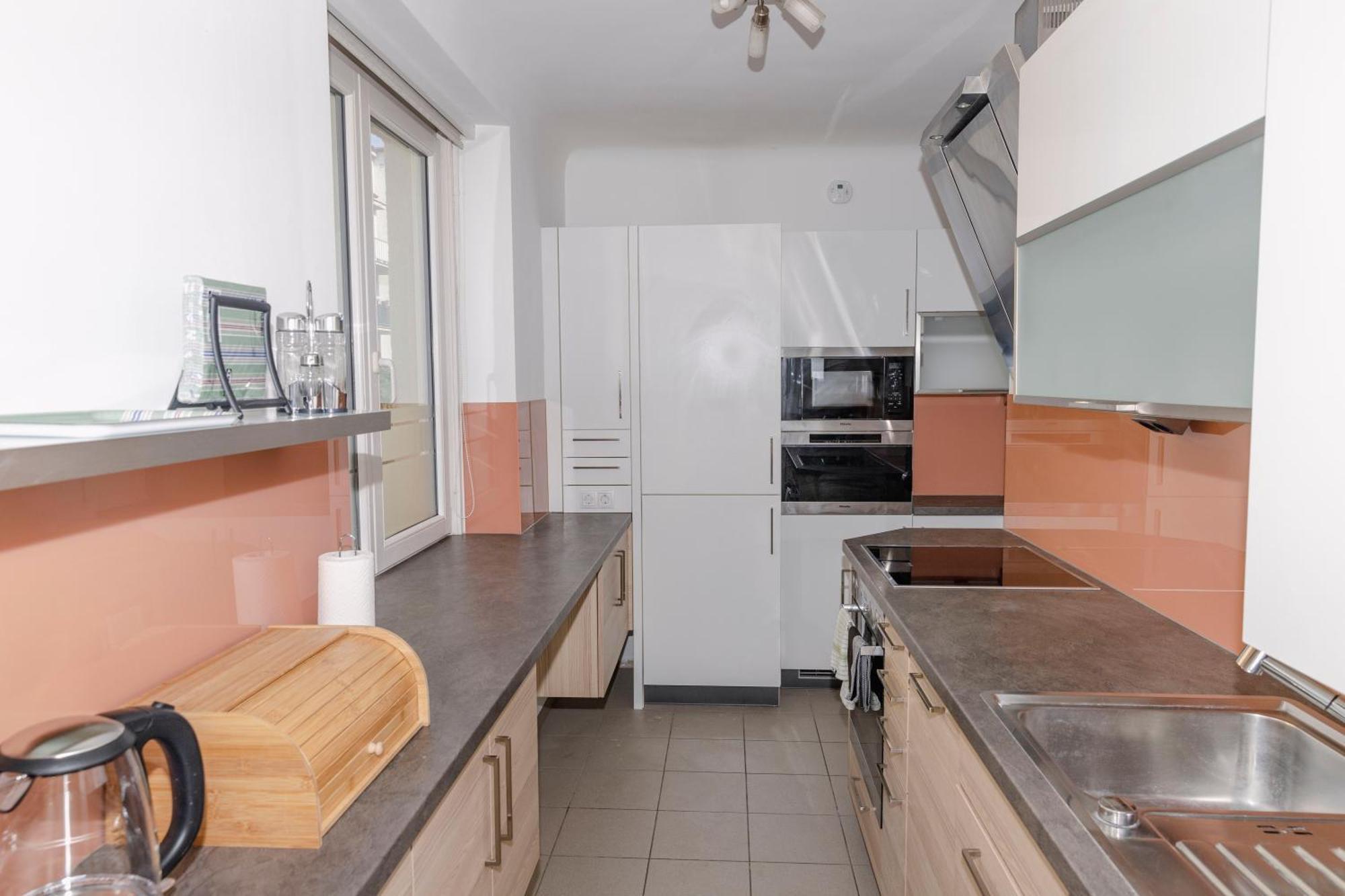 Beautiful 2-Bedroom Apartment Near Schoenbrunn Wien Exterior foto
