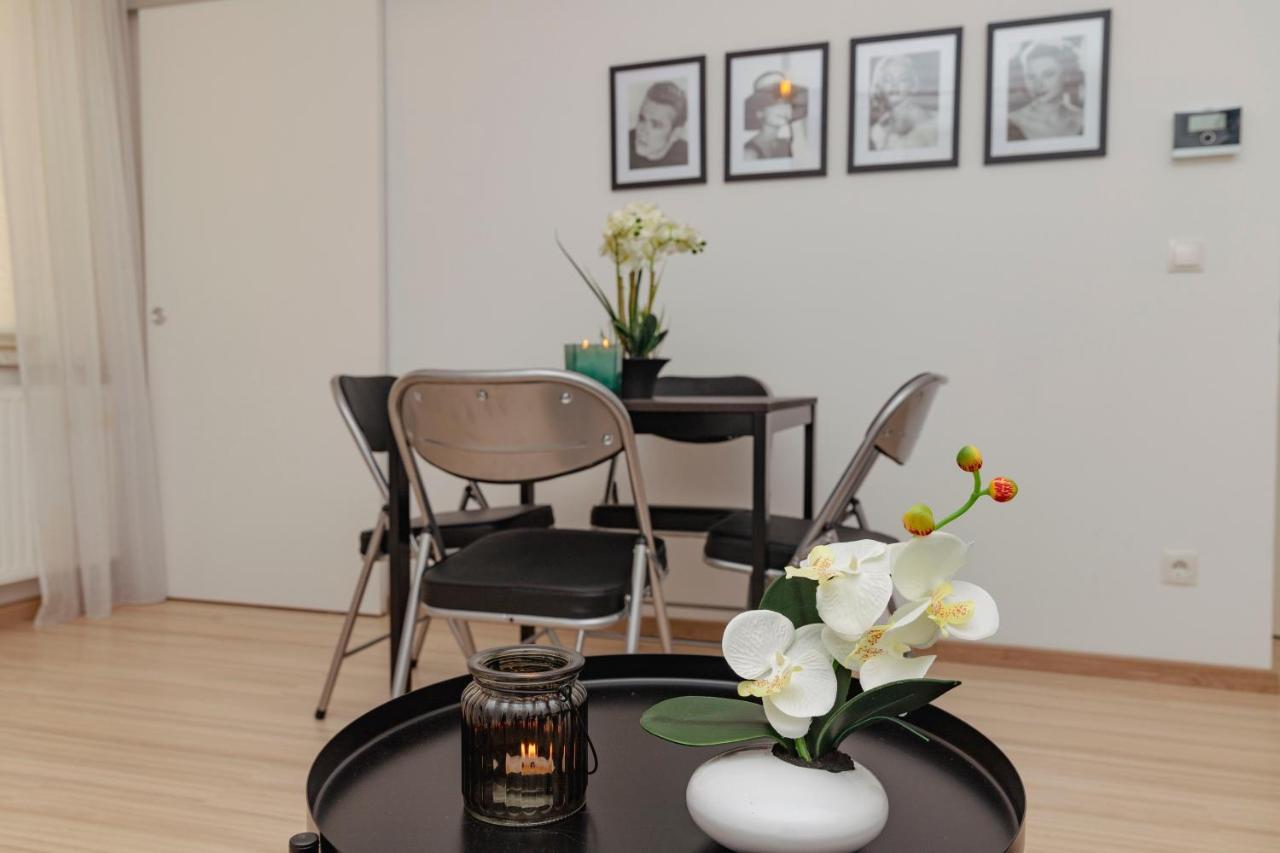 Beautiful 2-Bedroom Apartment Near Schoenbrunn Wien Exterior foto