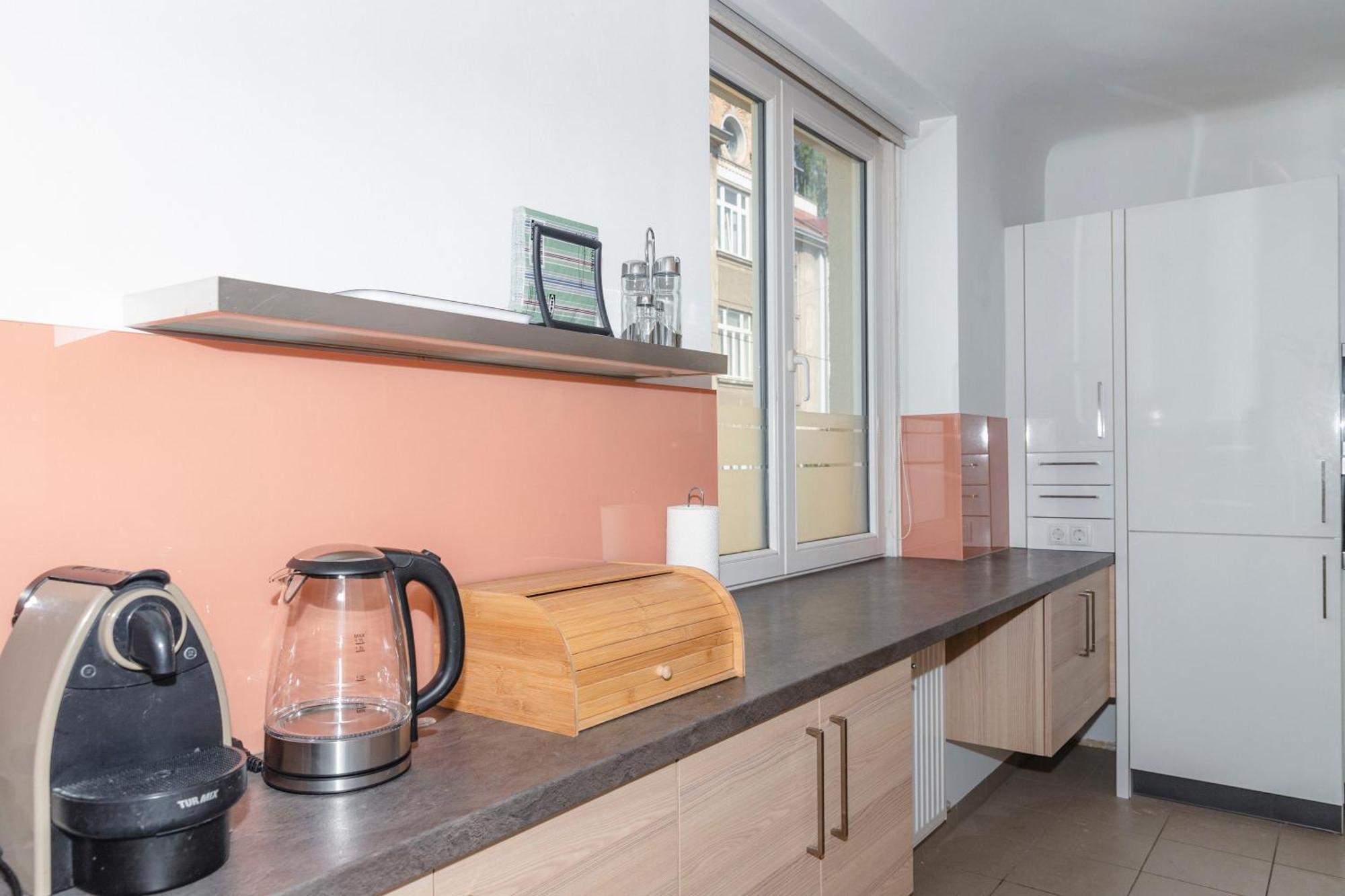 Beautiful 2-Bedroom Apartment Near Schoenbrunn Wien Exterior foto